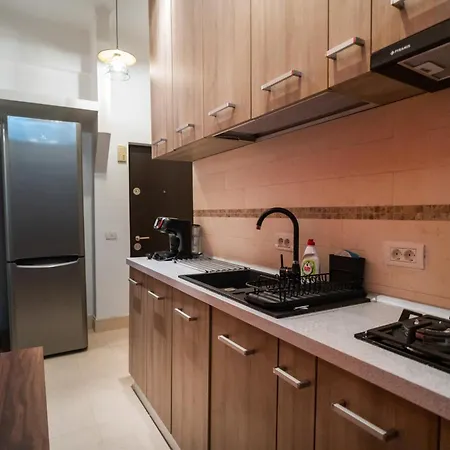 Apartment New & Modern Central - Old Town