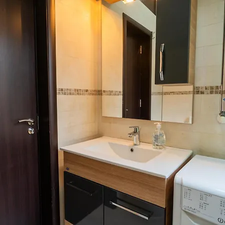 New & Modern Central - Old Town Apartment *