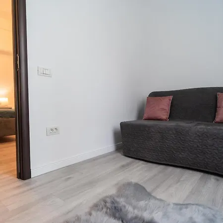 New & Modern Central - Old Town Apartment *